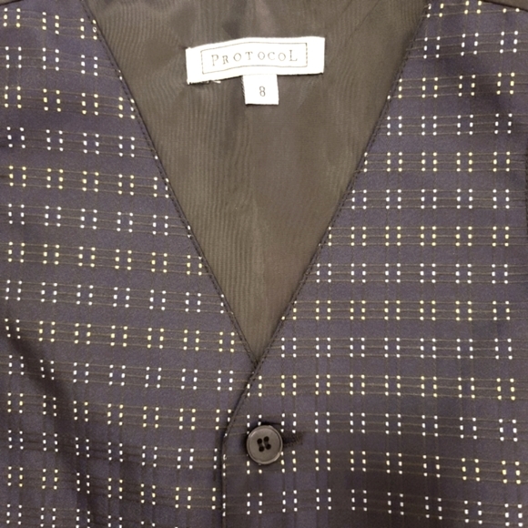 Boys Dressy Vest and Tie Set - Picture 4 of 4